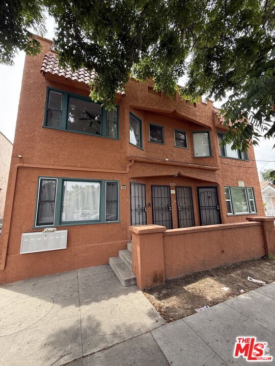 Building Photo - 1111 Orizaba Ave Unit C Rental