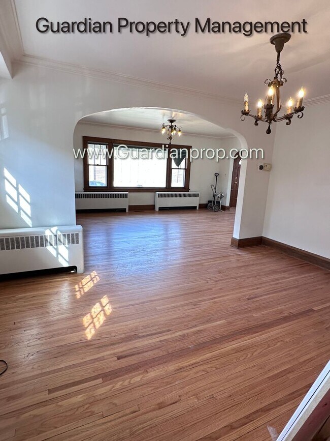 Photo - South Minneapolis Single Family Home, Renovated Bathrooms, Hardwood Floors, W/D
