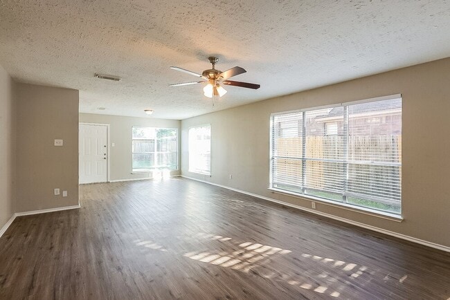 Photo - 1909 Wildwood Ridge Dr