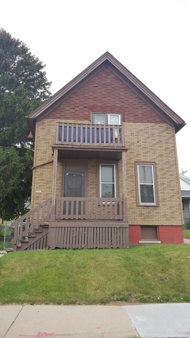 Photo - 2463 N Holton St Unit 2463 (Front Lower)