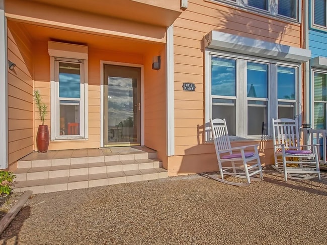Building Photo - 8316 Seawall Blvd Unit 5