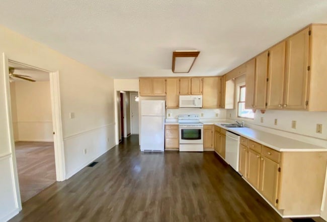 Photo - NEW LISTING!!!!!