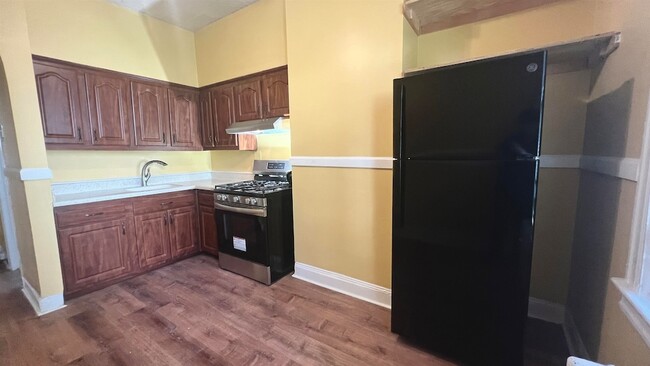 212 Wilkinson Ave Unit 1