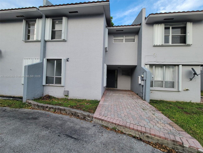 Building Photo - 3913 NW 76th Terrace Rental
