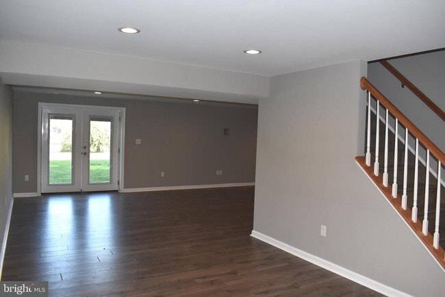 Photo - 2174 E Greenleaf Dr