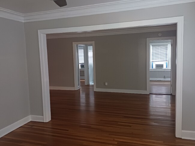 Photo - 127-129 E 46th St Unidad 8