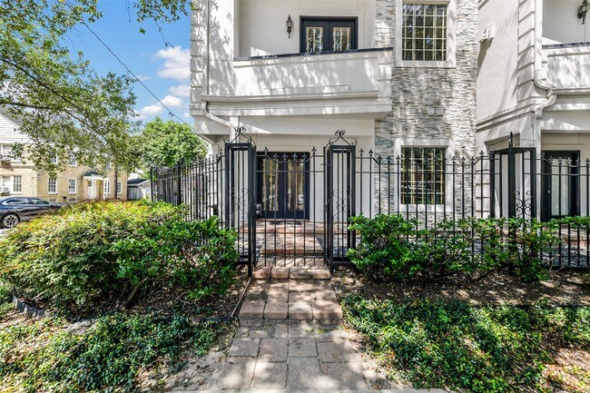 Photo - 1529 Rosewood St