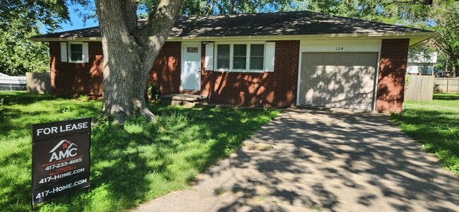 Building Photo - 104 N Teakwood Ave Rental