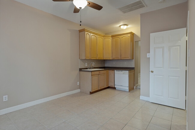 Photo - 4110 Woodhead St