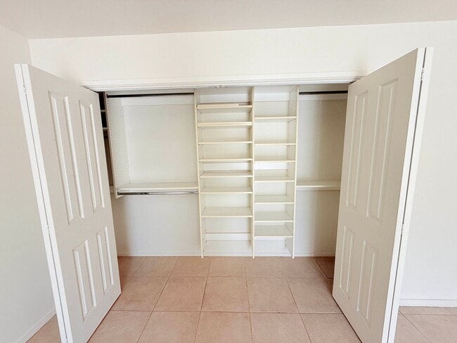4625 Karnes Rd Unit B