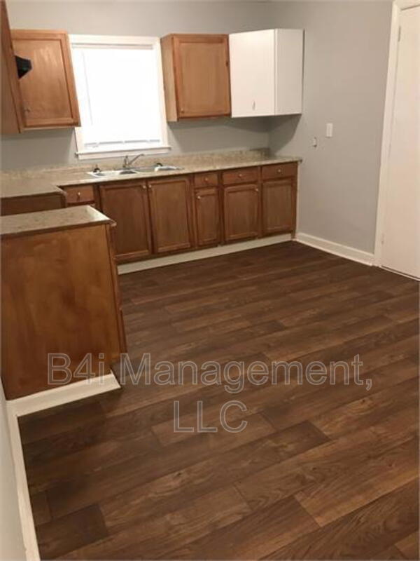 Photo - 4569 Mitchell St