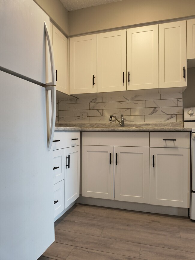 Photo - 72 Tollgate Rd