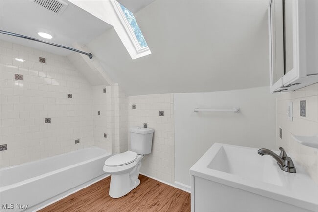 Building Photo - 3571 W 69th St Unit 2/UP