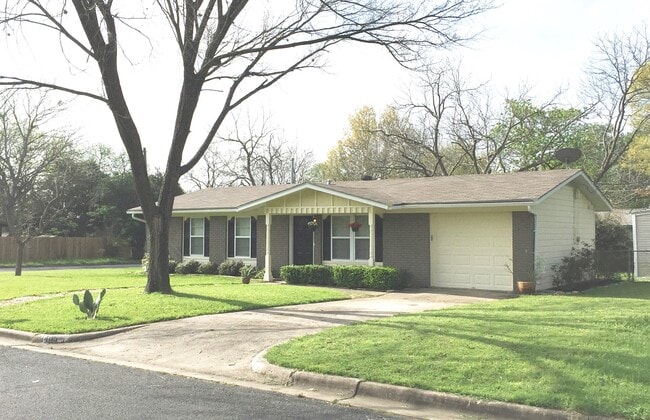 Photo - 1405 Green Forest Dr