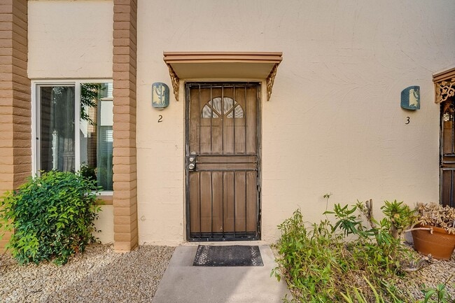 Photo - Prime Location - 2-bedroom, 1.5-bath townhome in Central Scottsdale! Unit 2
