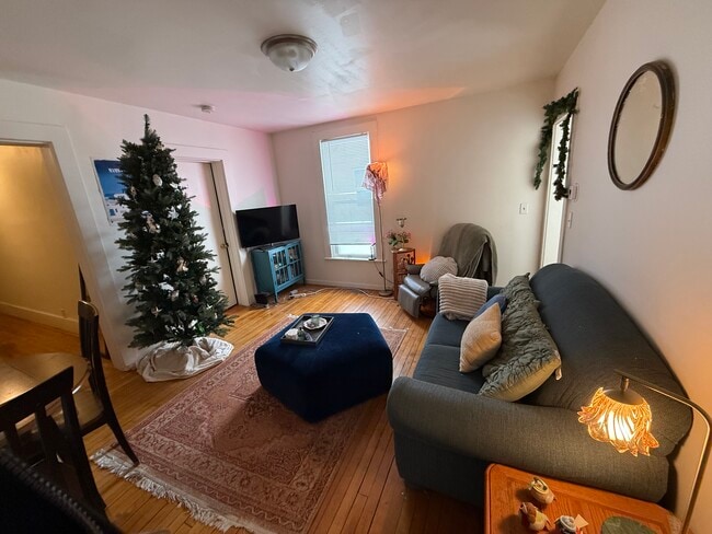 Photo - 525 Chippewa St