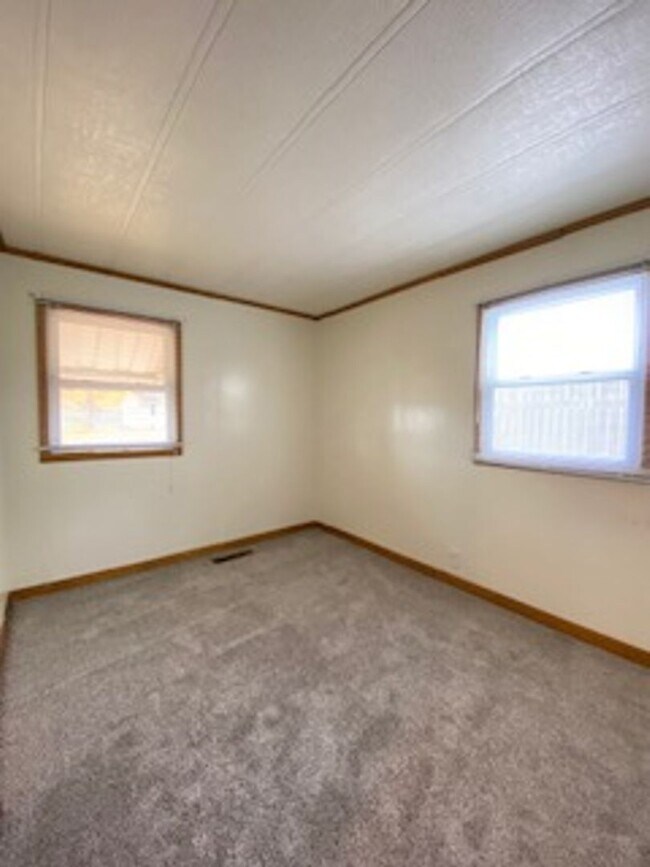 3 Bedroom, 1 Bath Single Family Home in El... Rental House Rental in