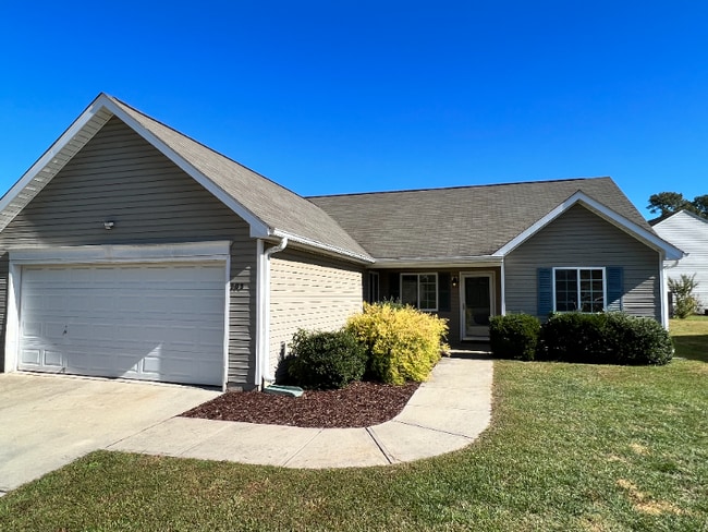 Building Photo - 203 Walnut Crossing Dr Rental