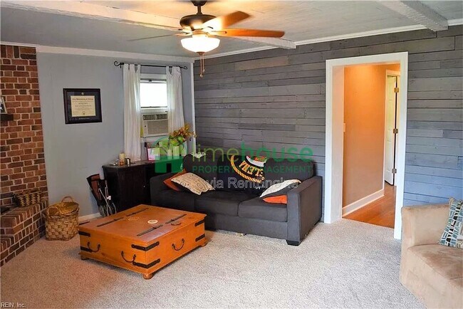 Photo - 1439 Simpson Ct