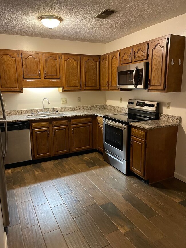 Photo - 3 Bedroom / 2 Bath Apt  Kingsport TN Unit #5