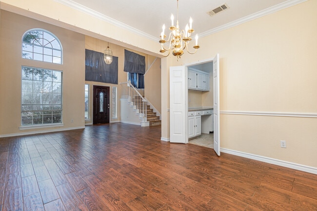 Photo - 704 White Oak St