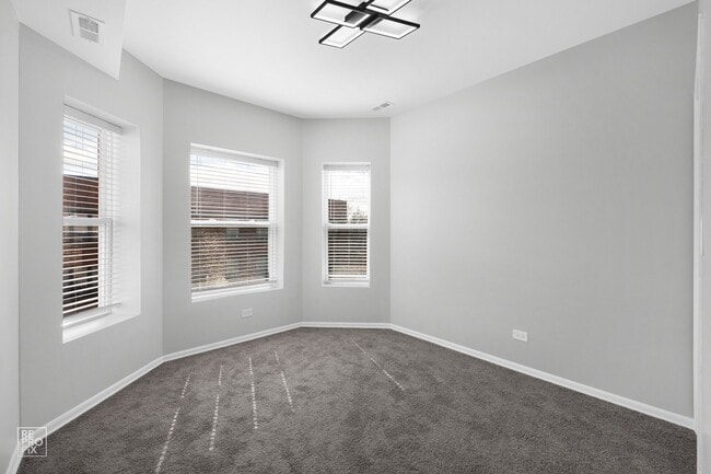 Photo - 4750 S Calumet Ave