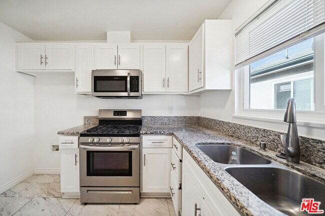 Photo - 3652 Carmona Ave Unidad 6