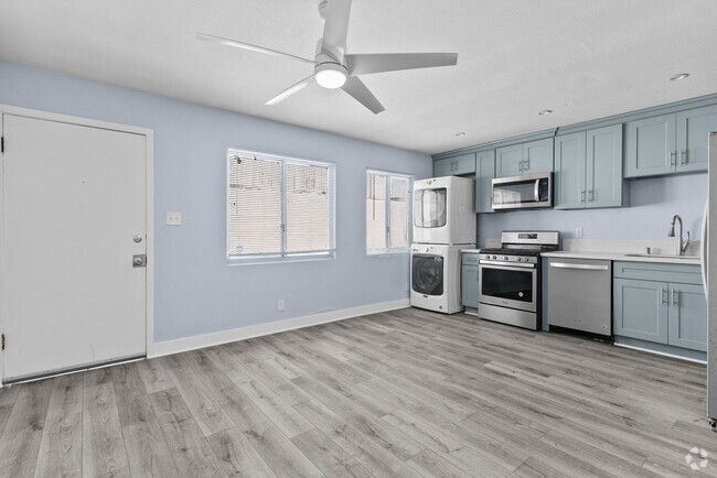 Building Photo - 1024 Loma Ave Rental
