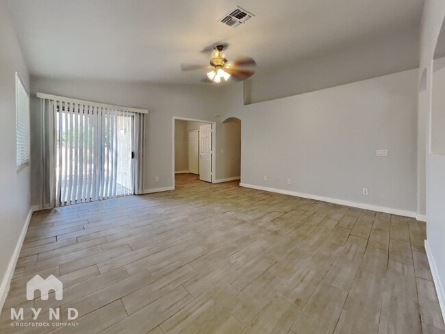 Photo - 3811 S 74th Dr