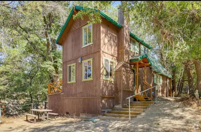 Building Photo - Lovely Home: 2BR+Bonus at Cul-De-Sac in Gr...