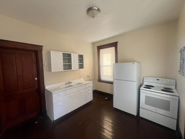 Photo - 3498 Boudinot Ave