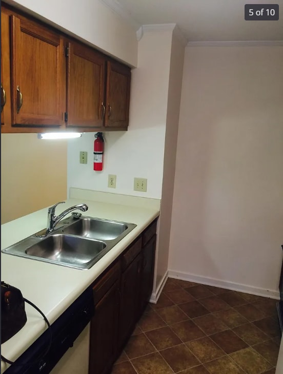 Photo - 1037 Whitworth St