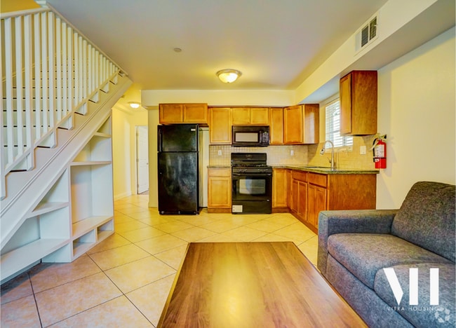 Building Photo - 1245.5 W 37th Dr Rental