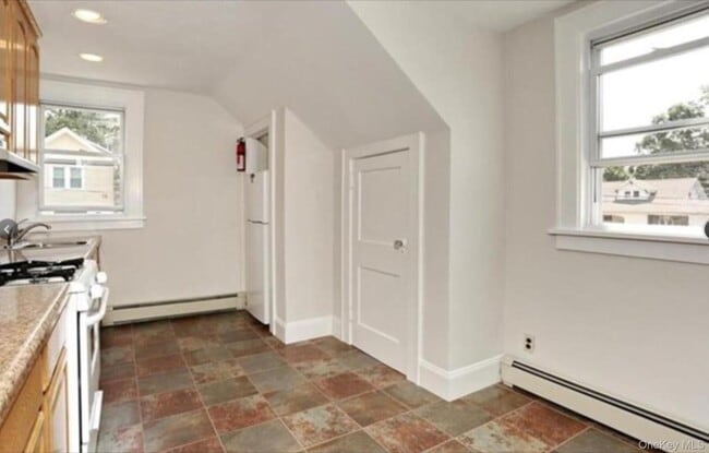 Photo - 298 S Middletown Rd