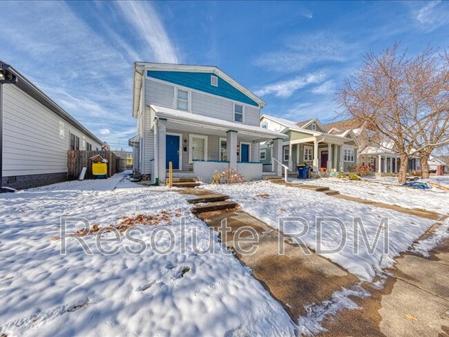 Photo - 1624 Yandes St