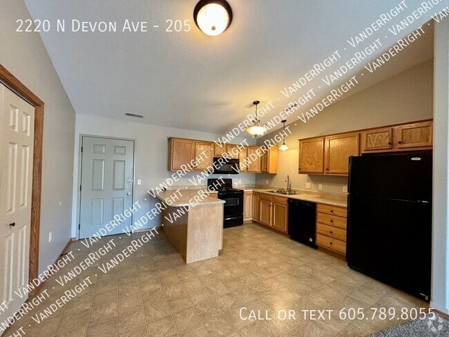Building Photo - 2220 Devon Ave Unit 205 Rental