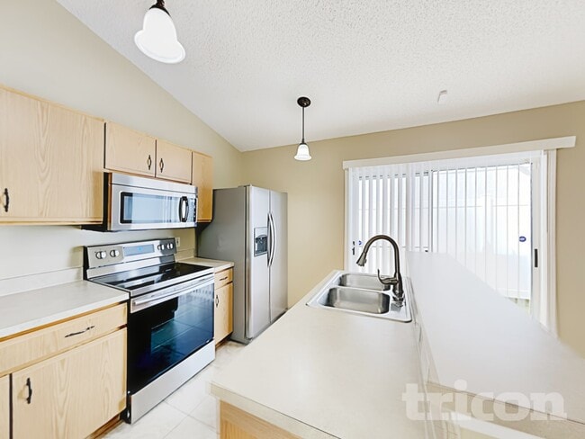 Photo - 6836 Playpark Trail W