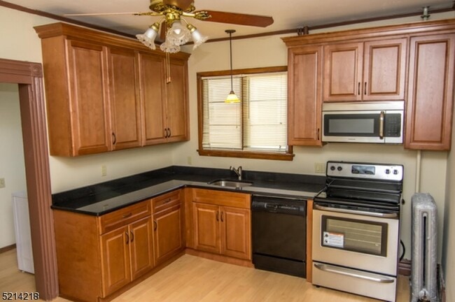 Photo - 275 Claremont Ave
