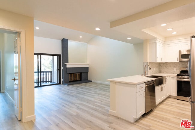 Photo - 8515 Falmouth Ave Unit 422