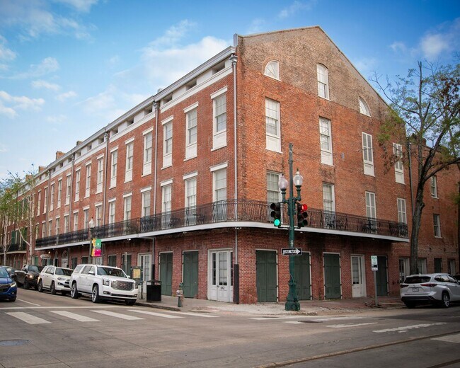 Photo - 802 St Charles Ave Apartment Unit 204 Julia