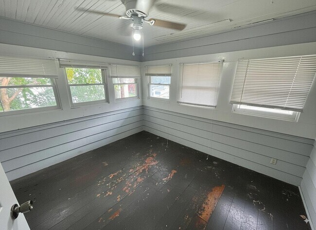 Photo - 2407 E 16th St