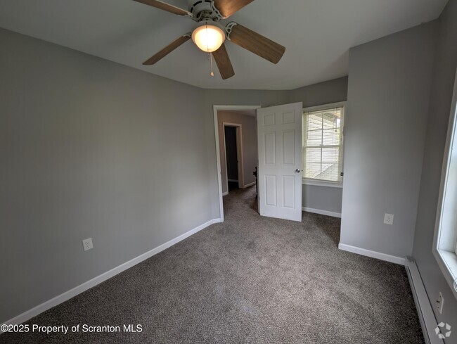 Building Photo - 3011 Pittston Ave Rental