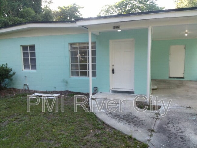 Photo - 1859 Loyola Dr N