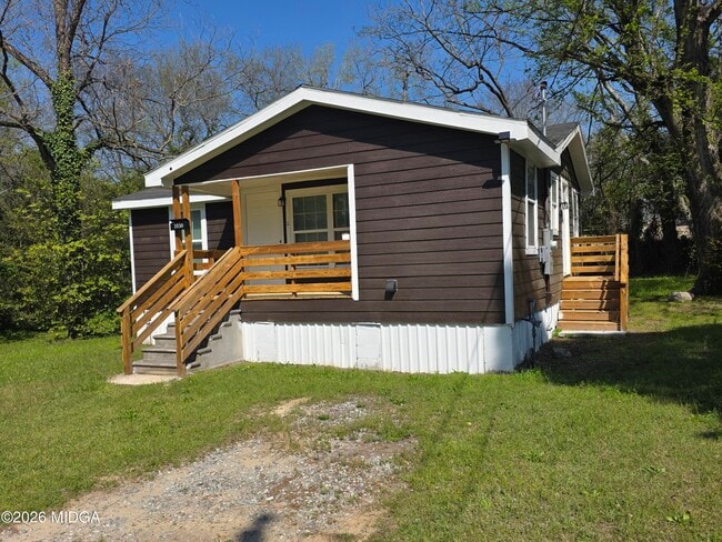 Photo - 1030 Dennis St