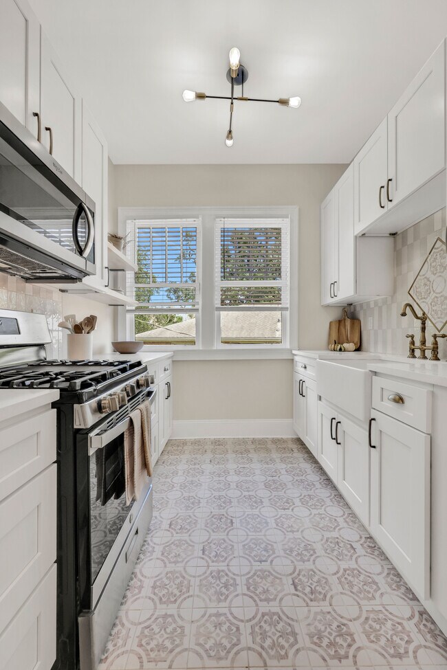 2Z2A3941 - 2738 Riverside Ave Apartments