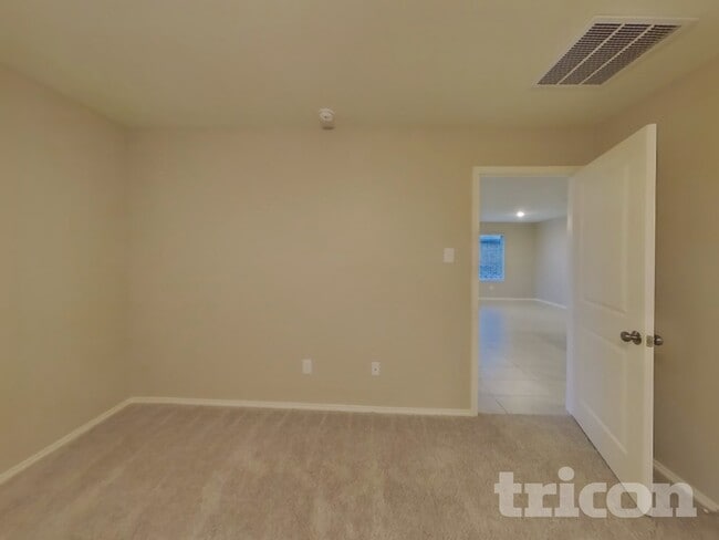 Photo - 1709 Clairborne Ct