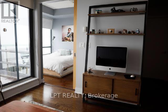 Photo - 438 King St W Unit 1706