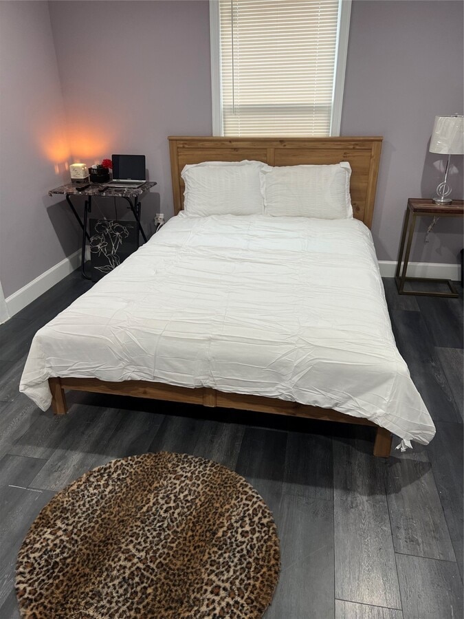 Photo - 702 E 40th 1/2 St Casa