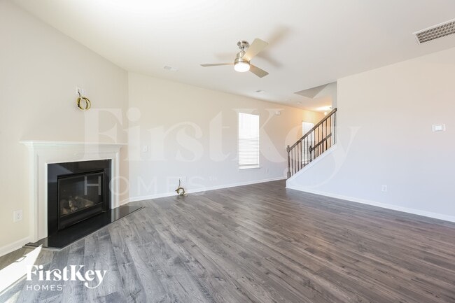 Photo - 613 Goldburn Wy