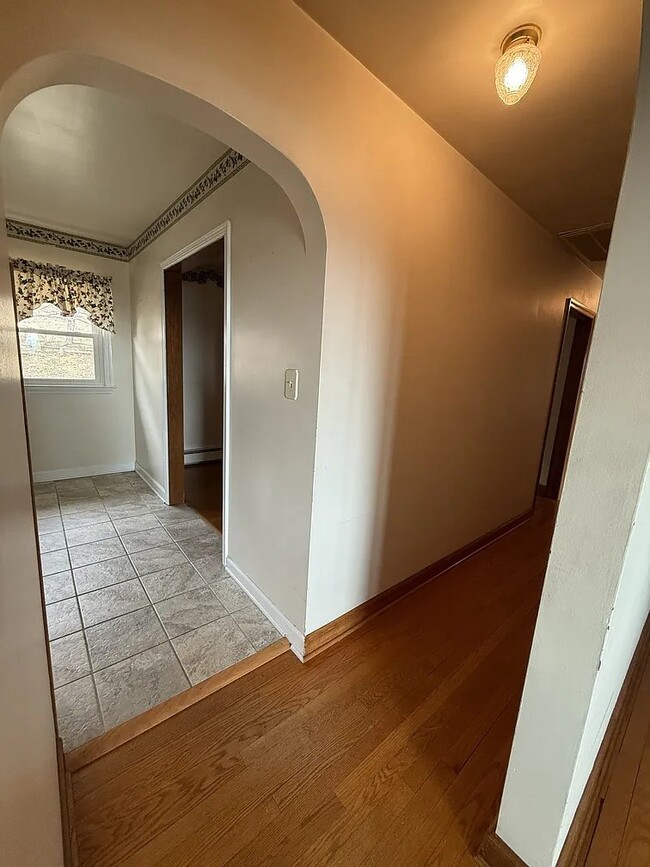 Photo - 3900 S Main St